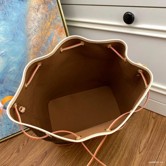 WIS NOÉ VUITTON LOUIS 0109